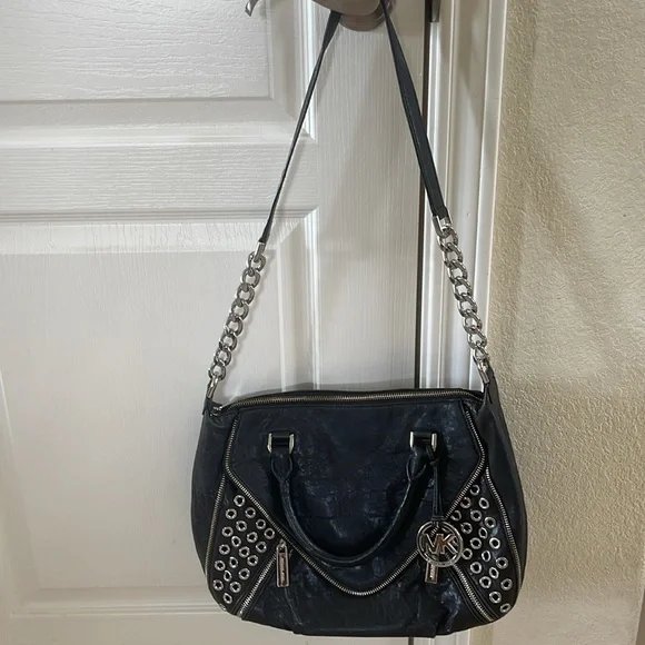 Michael Kors black leather zipper grommet hobo bag - Picture 2 of 9